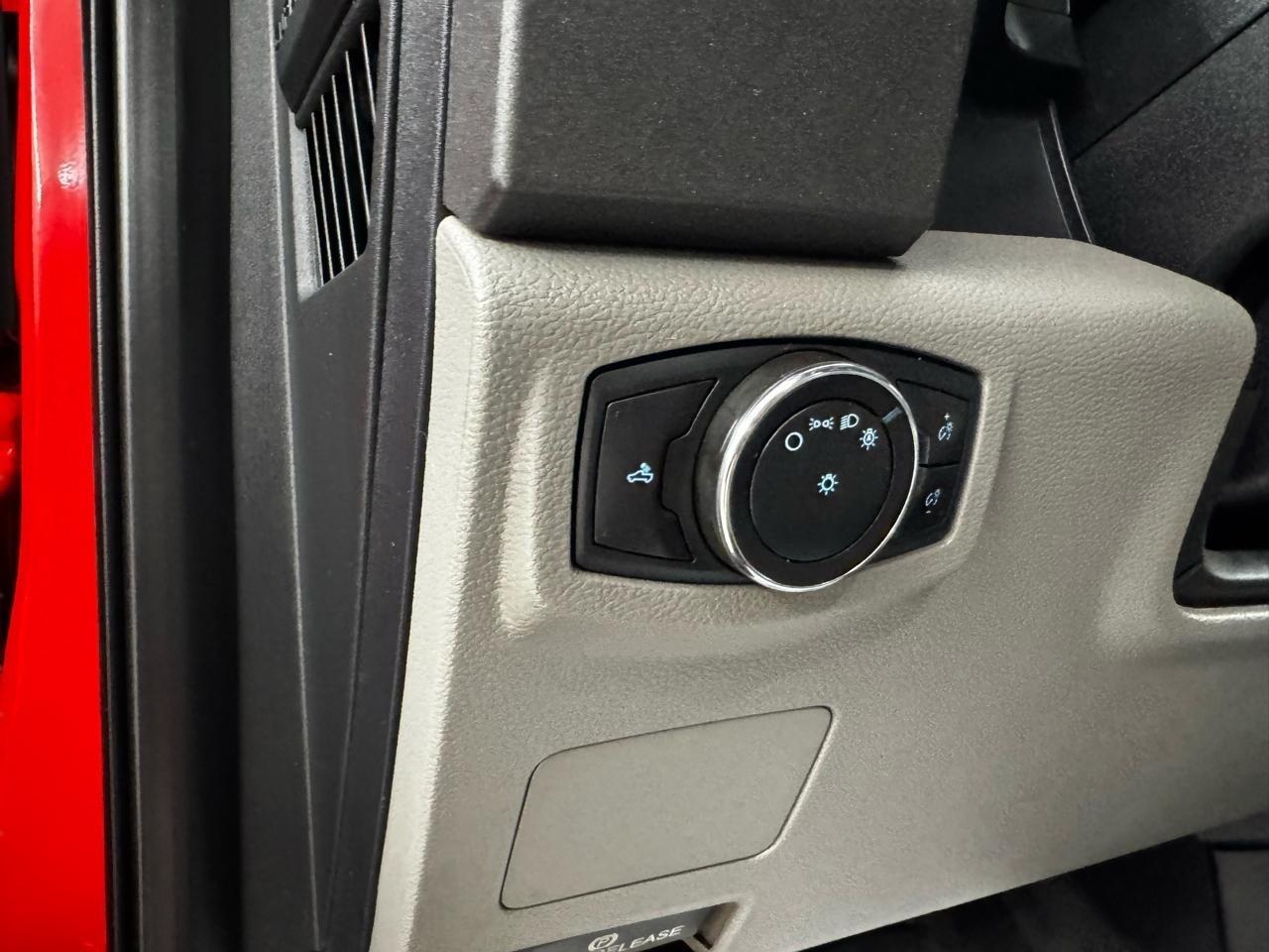 Ford Super Duty F-350 SRW XLT 4WD Reg Cab 8' Box 2020