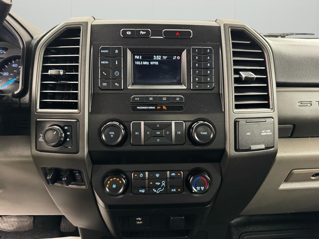 Ford Super Duty F-350 SRW XLT 4WD Reg Cab 8' Box 2020