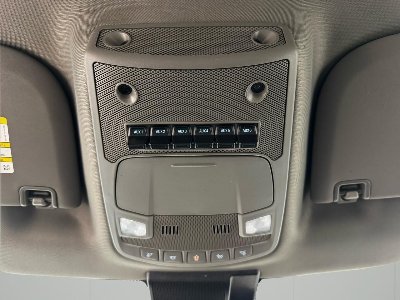 Ford Super Duty F-350 SRW XLT 4WD Reg Cab 8' Box 2020