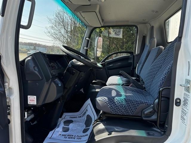 Isuzu NPR  2023
