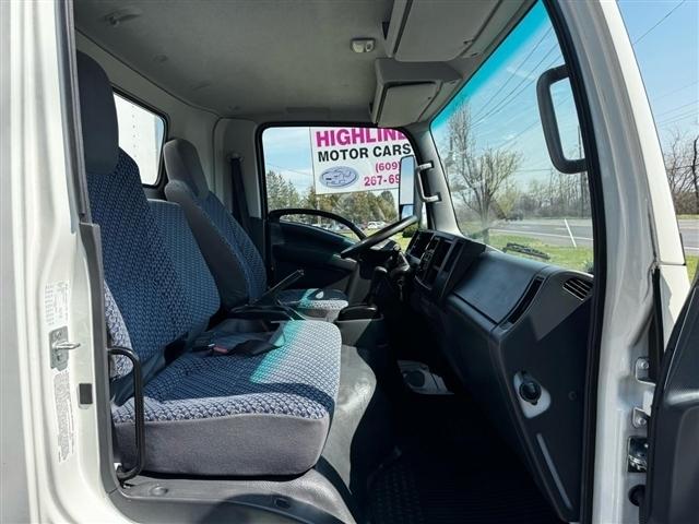 Isuzu NPR  2023