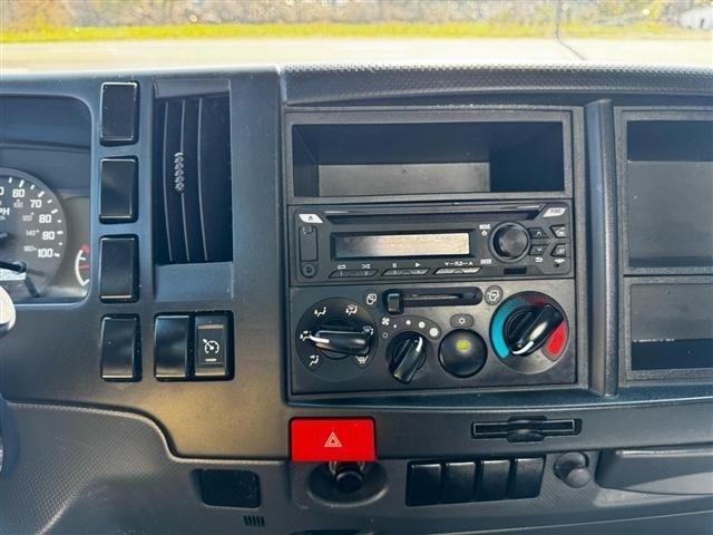 Isuzu NPR  2023