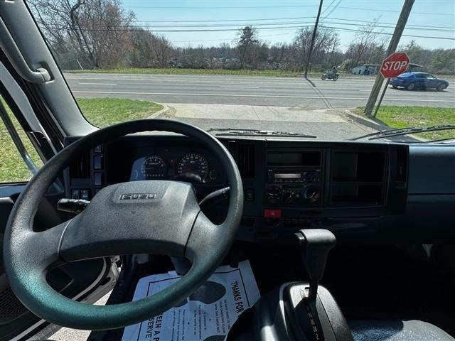 Isuzu NPR  2023