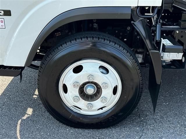 Isuzu NPR  2023