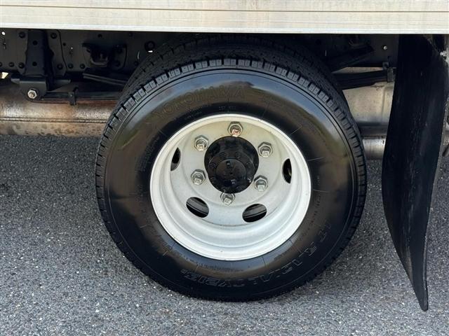 Isuzu NPR  2023