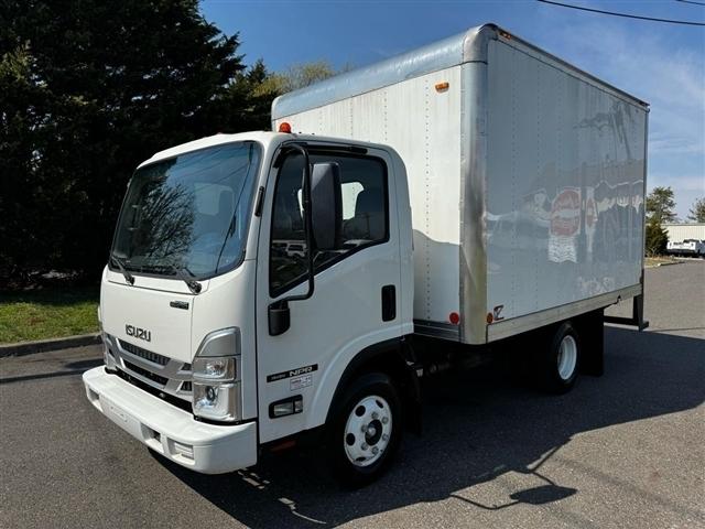 2023 Isuzu NPR-HD's photo