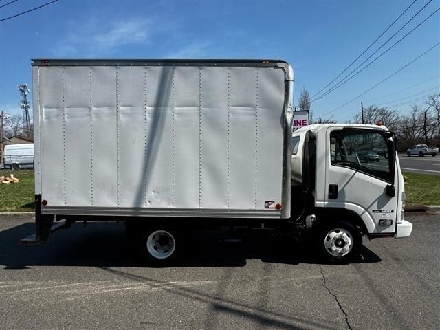 Isuzu NPR  2023
