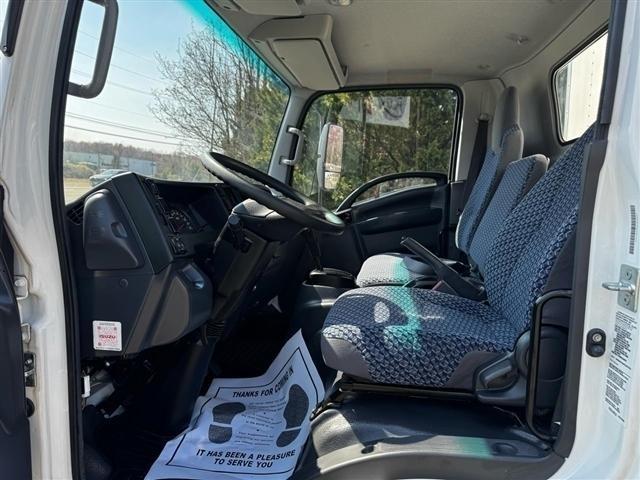 Isuzu NPR  2023