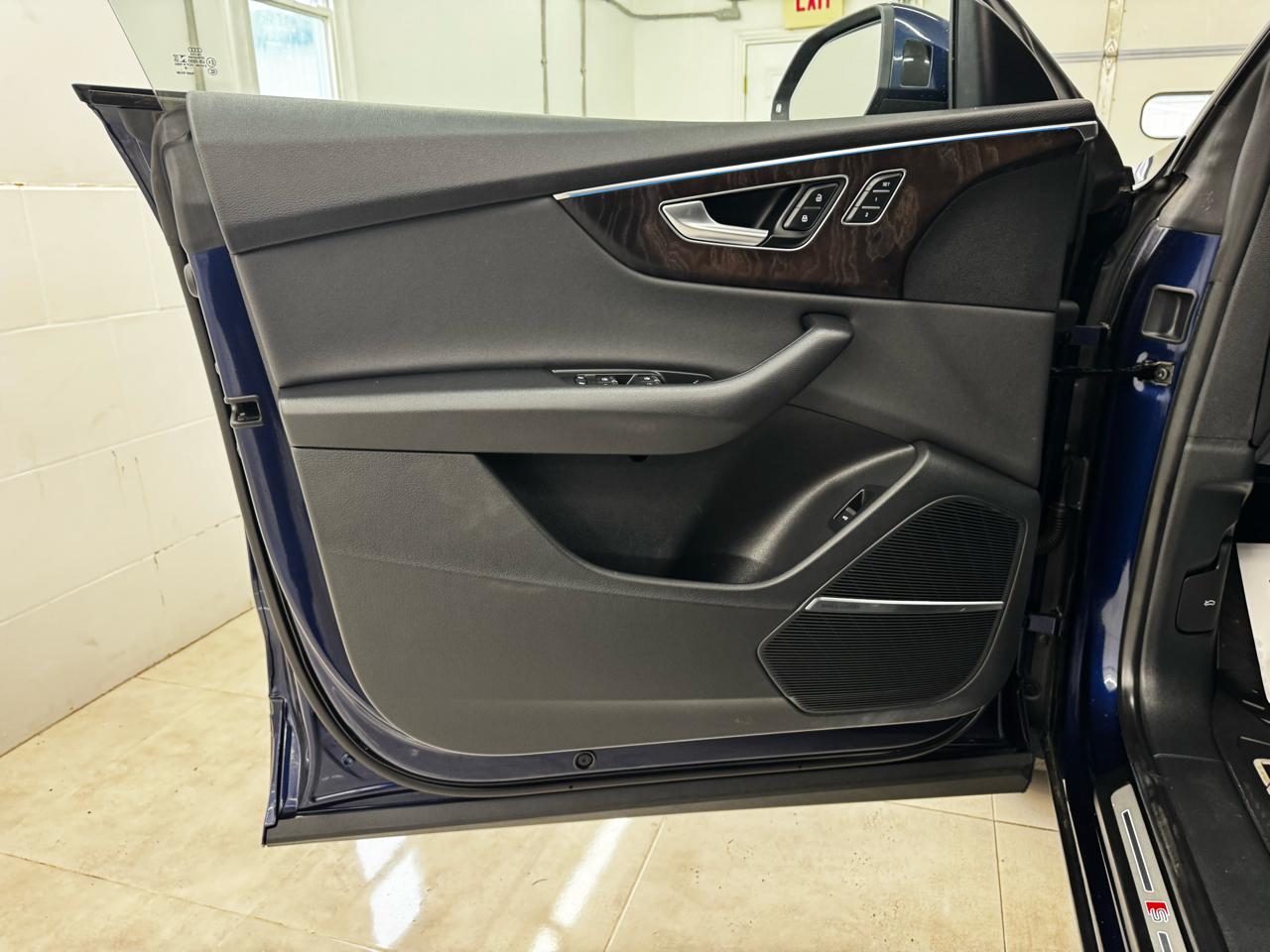 Audi Q8 Premium Plus 55 TFSI quattro 2019