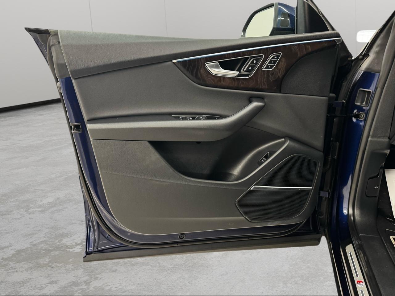 Audi Q8 Premium Plus 55 TFSI quattro 2019