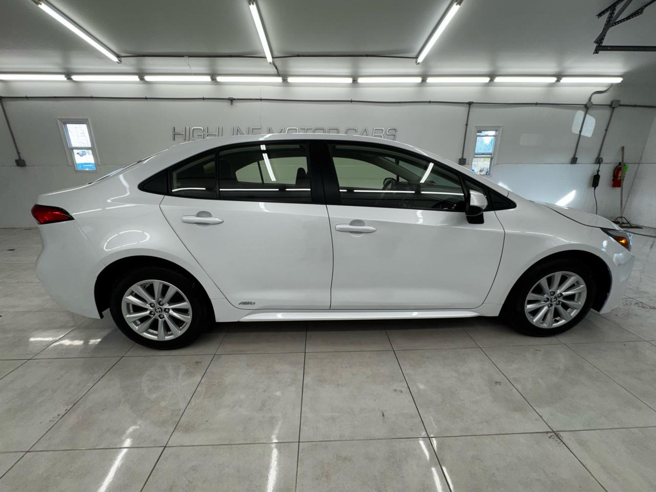 Toyota Corolla Hybrid LE AWD (Natl) 2023