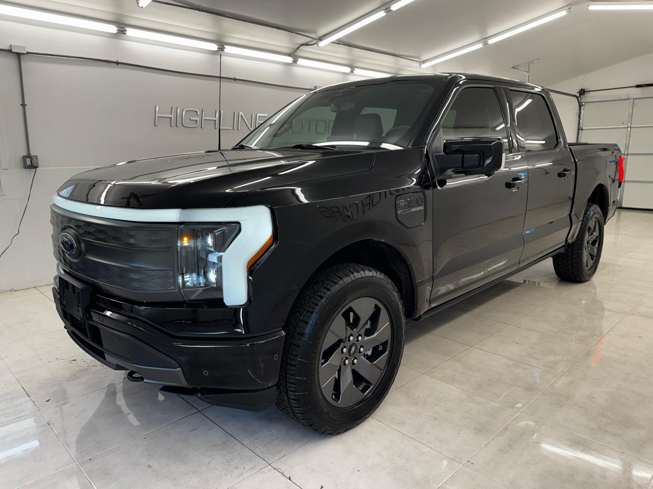 Ford F-150 Lightning Platinum 4WD SuperCrew 5.5' Box 2023