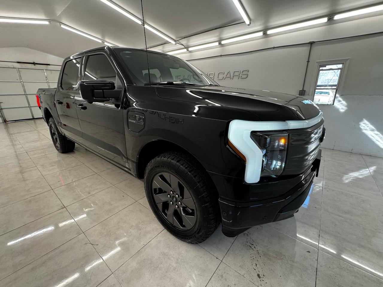 Ford F-150 Lightning Platinum 4WD SuperCrew 5.5' Box 2023