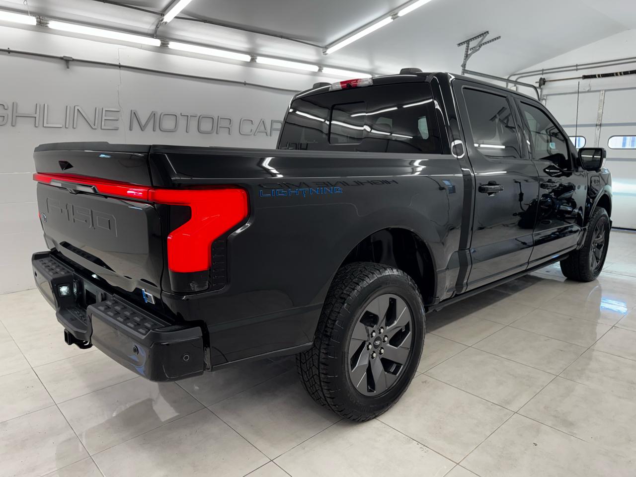 Ford F-150 Lightning Platinum 4WD SuperCrew 5.5' Box 2023