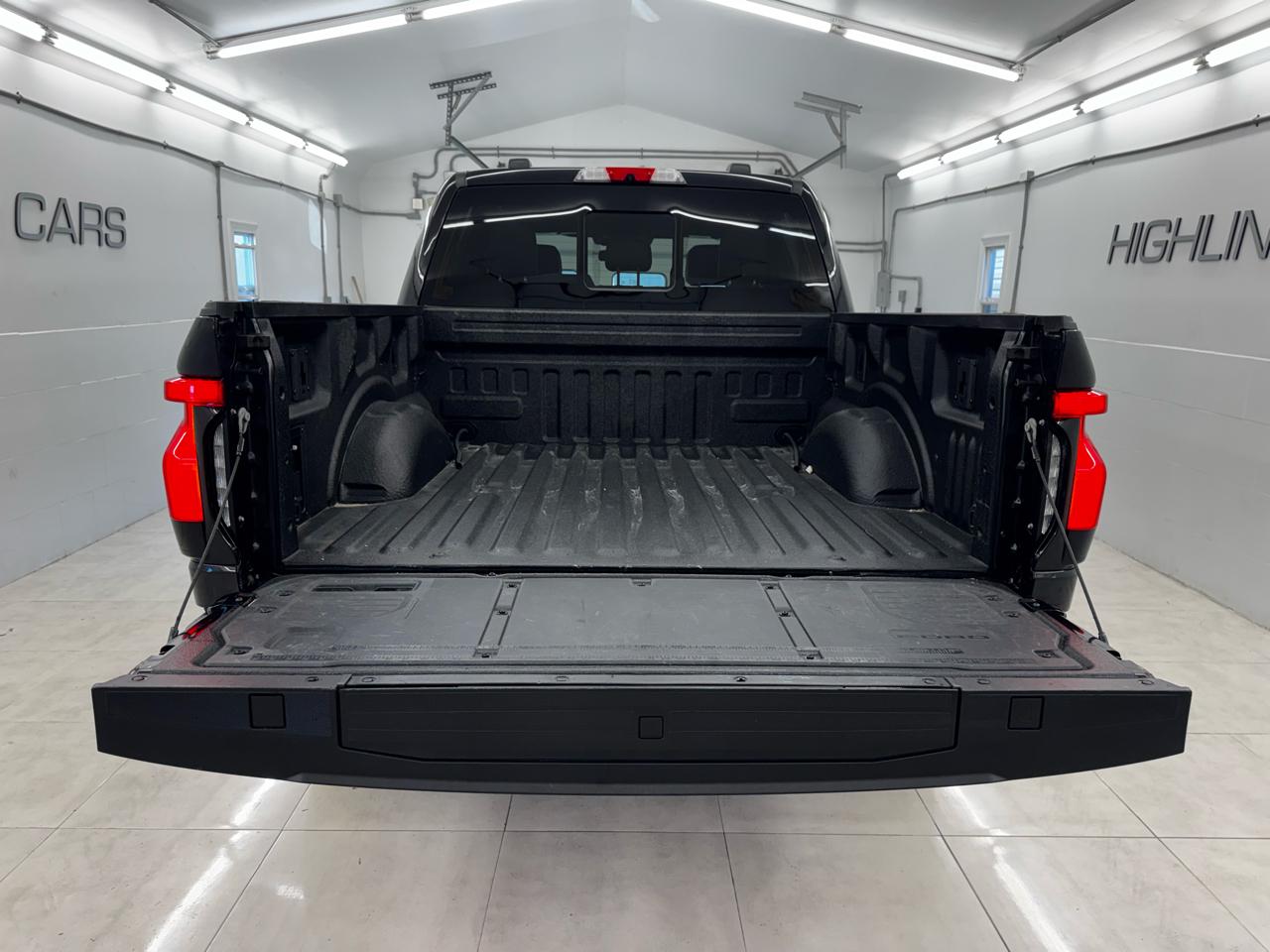 Ford F-150 Lightning Platinum 4WD SuperCrew 5.5' Box 2023