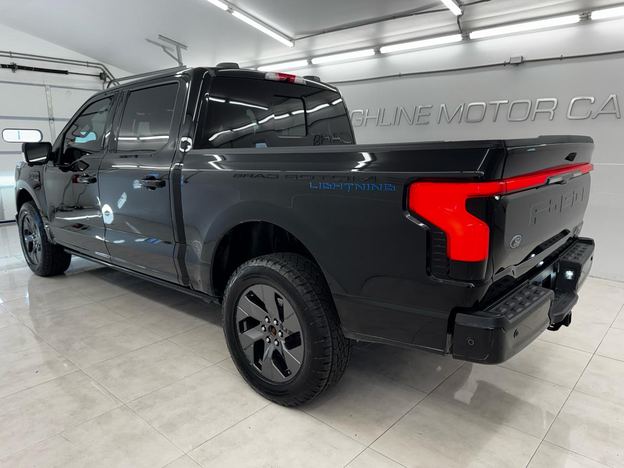 Ford F-150 Lightning Platinum 4WD SuperCrew 5.5' Box 2023