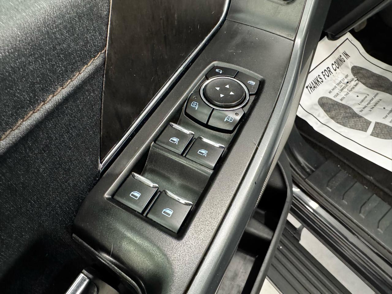 Ford F-150 Lightning Platinum 4WD SuperCrew 5.5' Box 2023