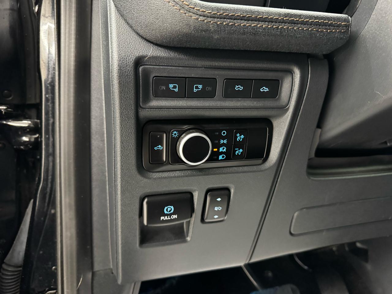 Ford F-150 Lightning Platinum 4WD SuperCrew 5.5' Box 2023