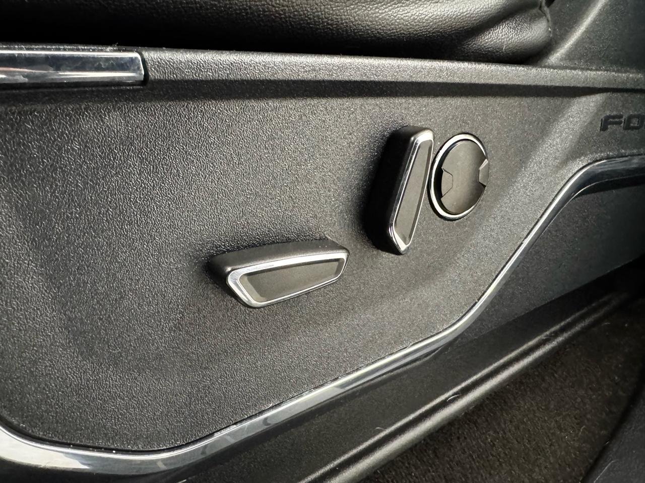 Ford F-150 Lightning Platinum 4WD SuperCrew 5.5' Box 2023