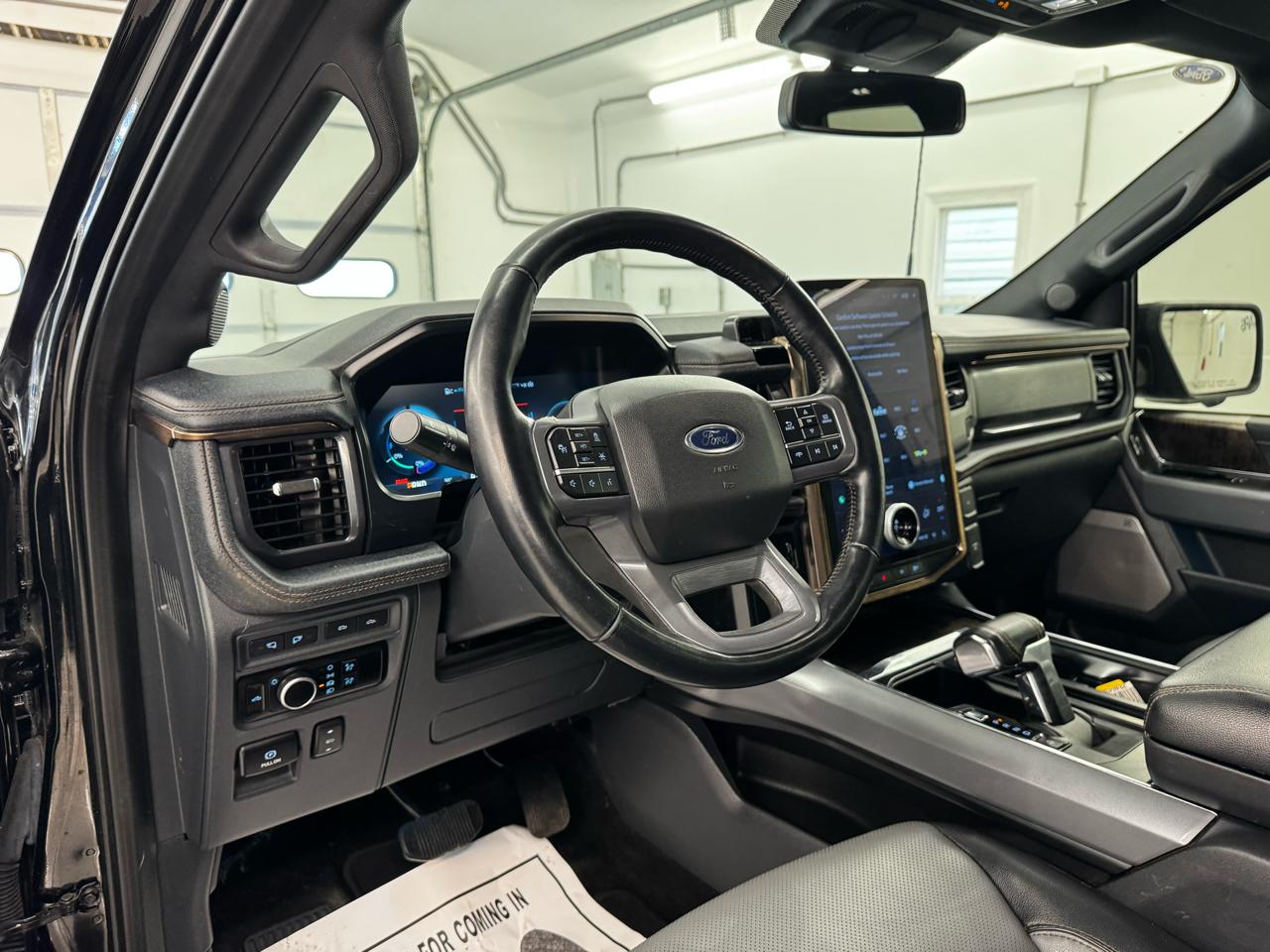 Ford F-150 Lightning Platinum 4WD SuperCrew 5.5' Box 2023