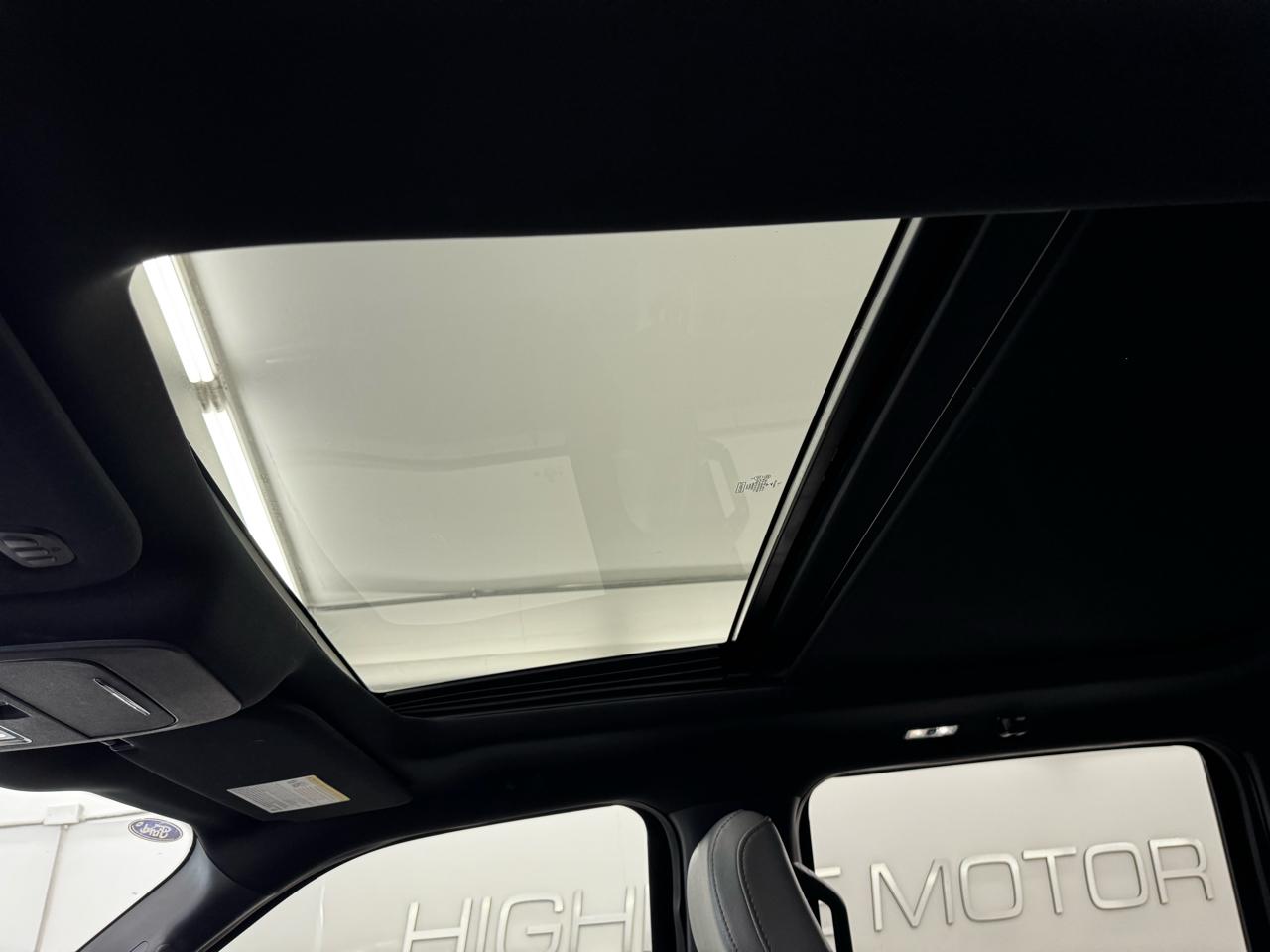 Ford F-150 Lightning Platinum 4WD SuperCrew 5.5' Box 2023