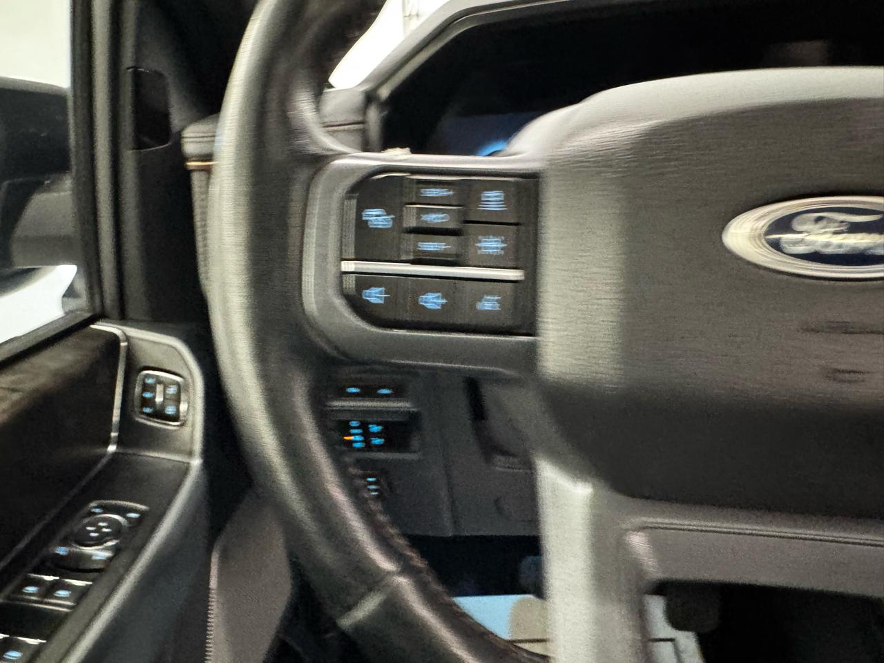 Ford F-150 Lightning Platinum 4WD SuperCrew 5.5' Box 2023