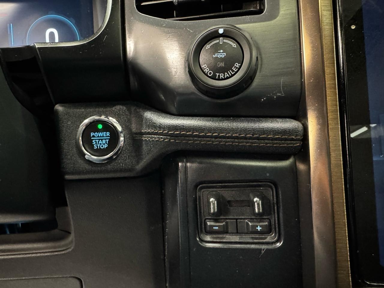 Ford F-150 Lightning Platinum 4WD SuperCrew 5.5' Box 2023