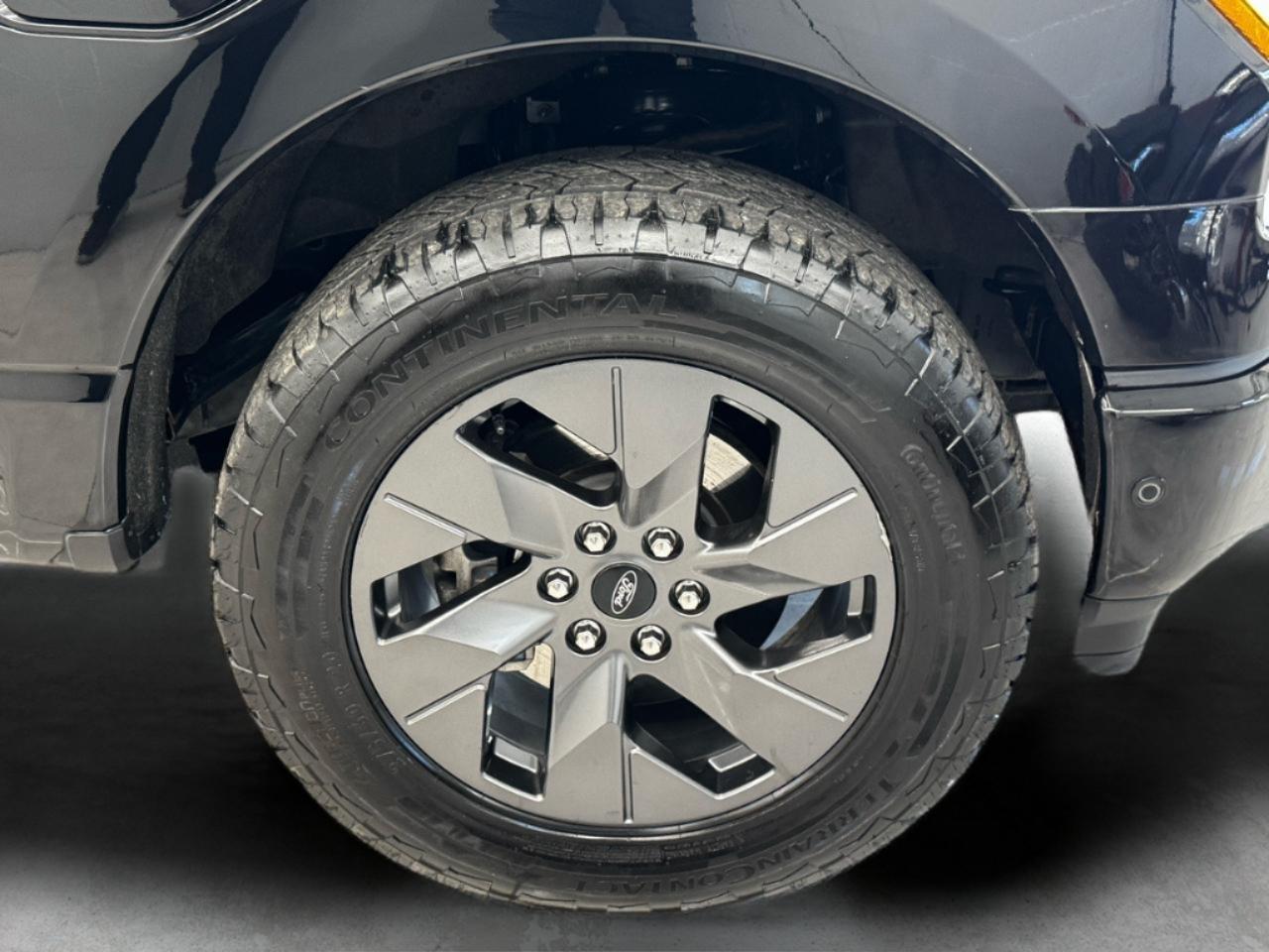 Ford F-150 Lightning Platinum 4WD SuperCrew 5.5' Box 2023