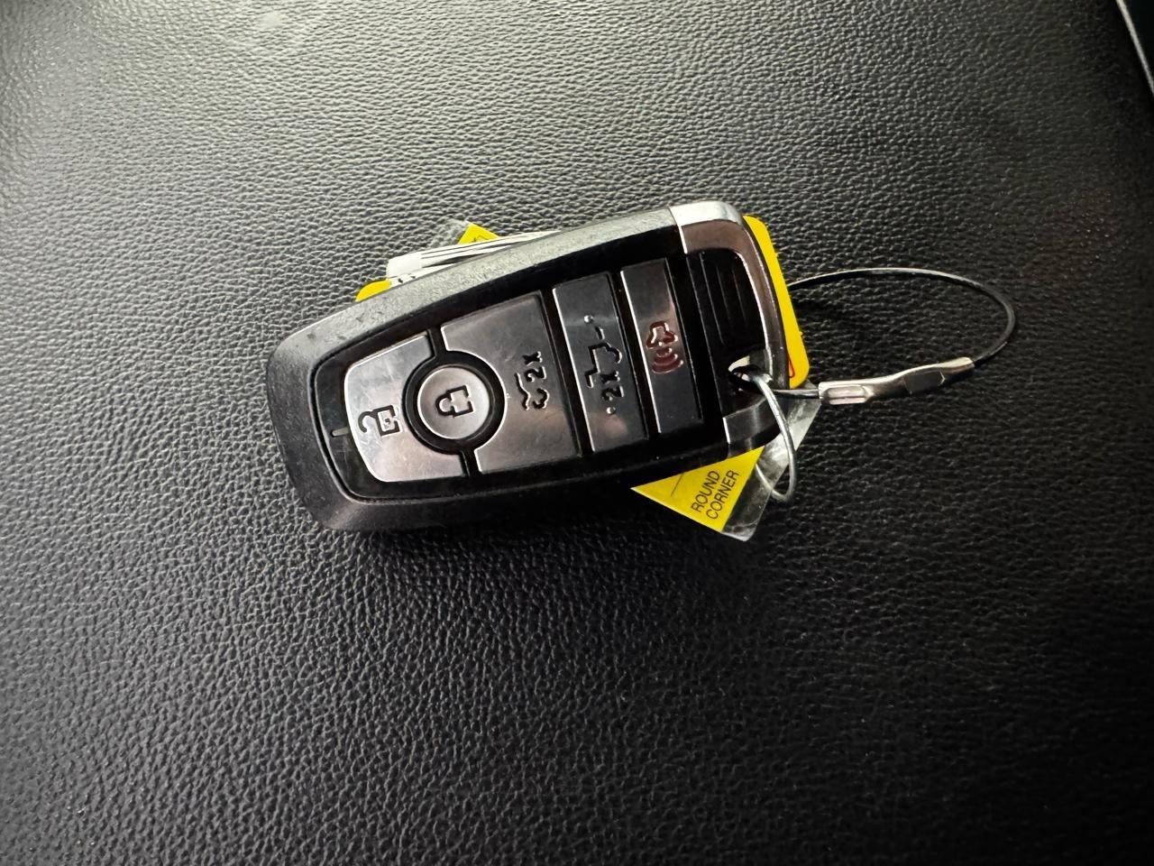 Ford F-150 Lightning Platinum 4WD SuperCrew 5.5' Box 2023