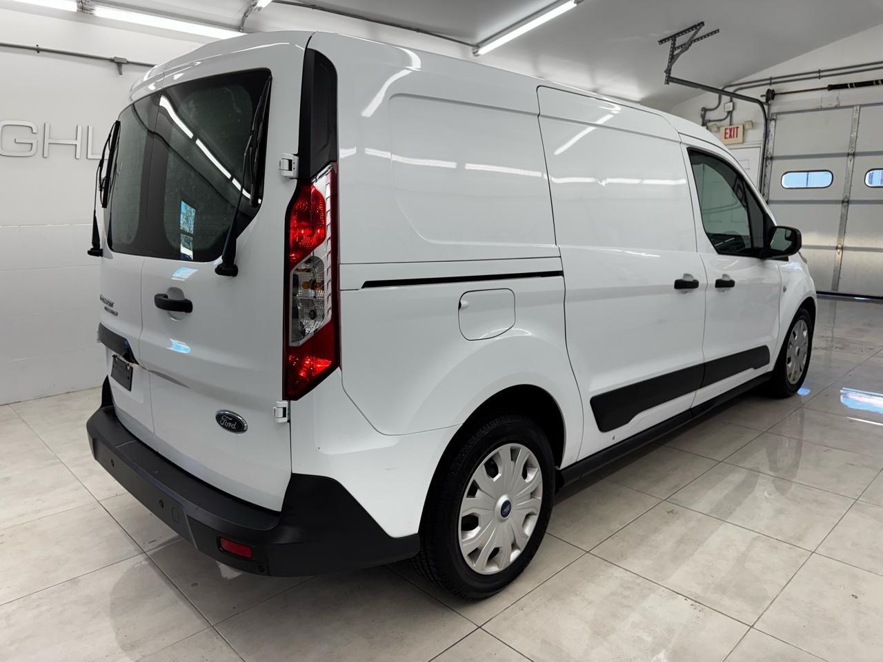 Ford Transit Connect Van XLT LWB w/Rear Symmetrical Doors 2022