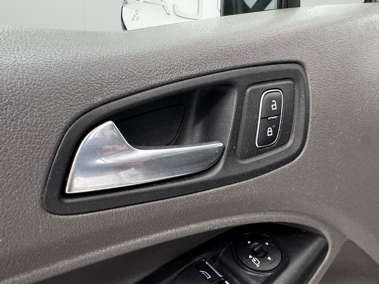 Ford Transit Connect Van XLT LWB w/Rear Symmetrical Doors 2022