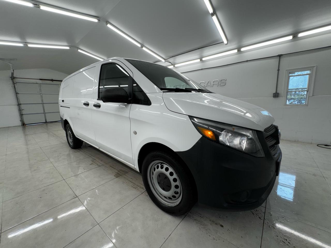 Mercedes-Benz Metris Cargo Van Standard Roof 126" Wheelbase 2020