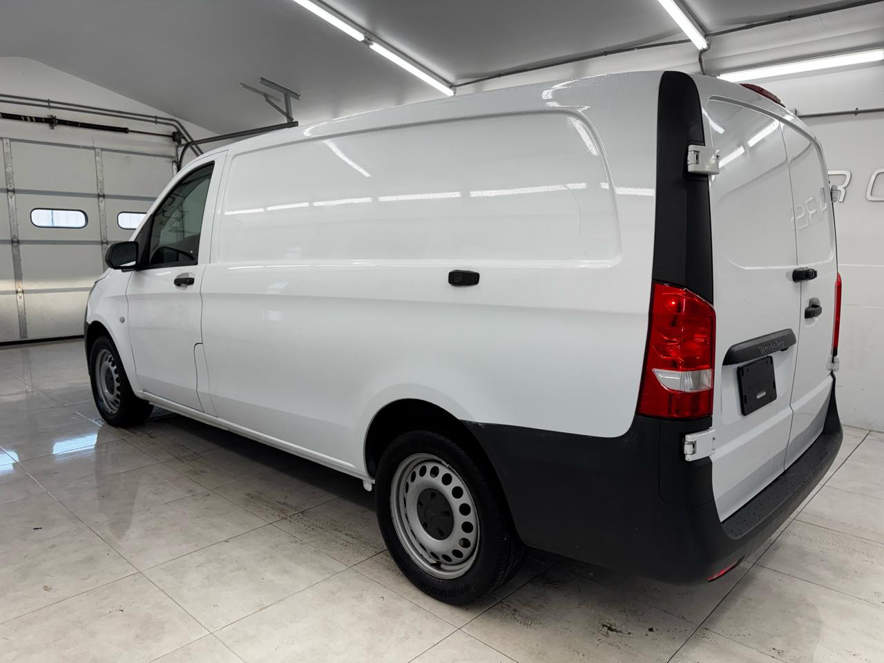 Mercedes-Benz Metris Cargo Van Standard Roof 126" Wheelbase 2020