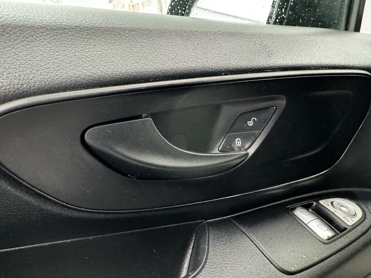 Mercedes-Benz Metris Cargo Van Standard Roof 126" Wheelbase 2020