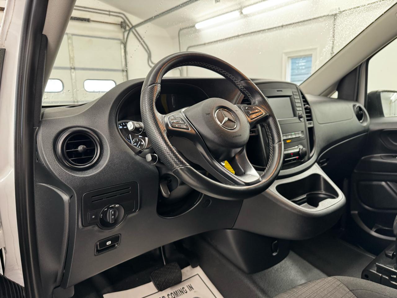 Mercedes-Benz Metris Cargo Van Standard Roof 126" Wheelbase 2020