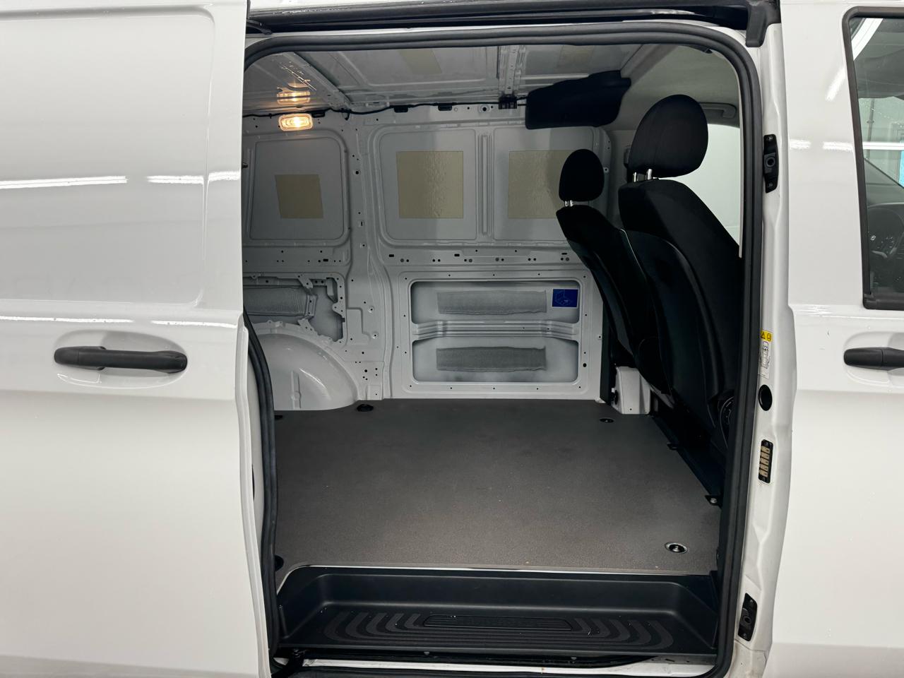 Mercedes-Benz Metris Cargo Van Standard Roof 126" Wheelbase 2020
