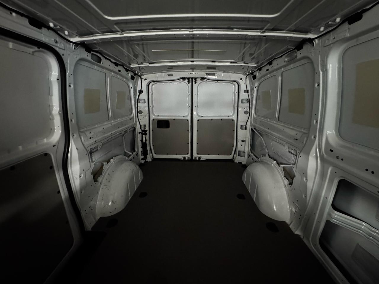 Mercedes-Benz Metris Cargo Van Standard Roof 126" Wheelbase 2020