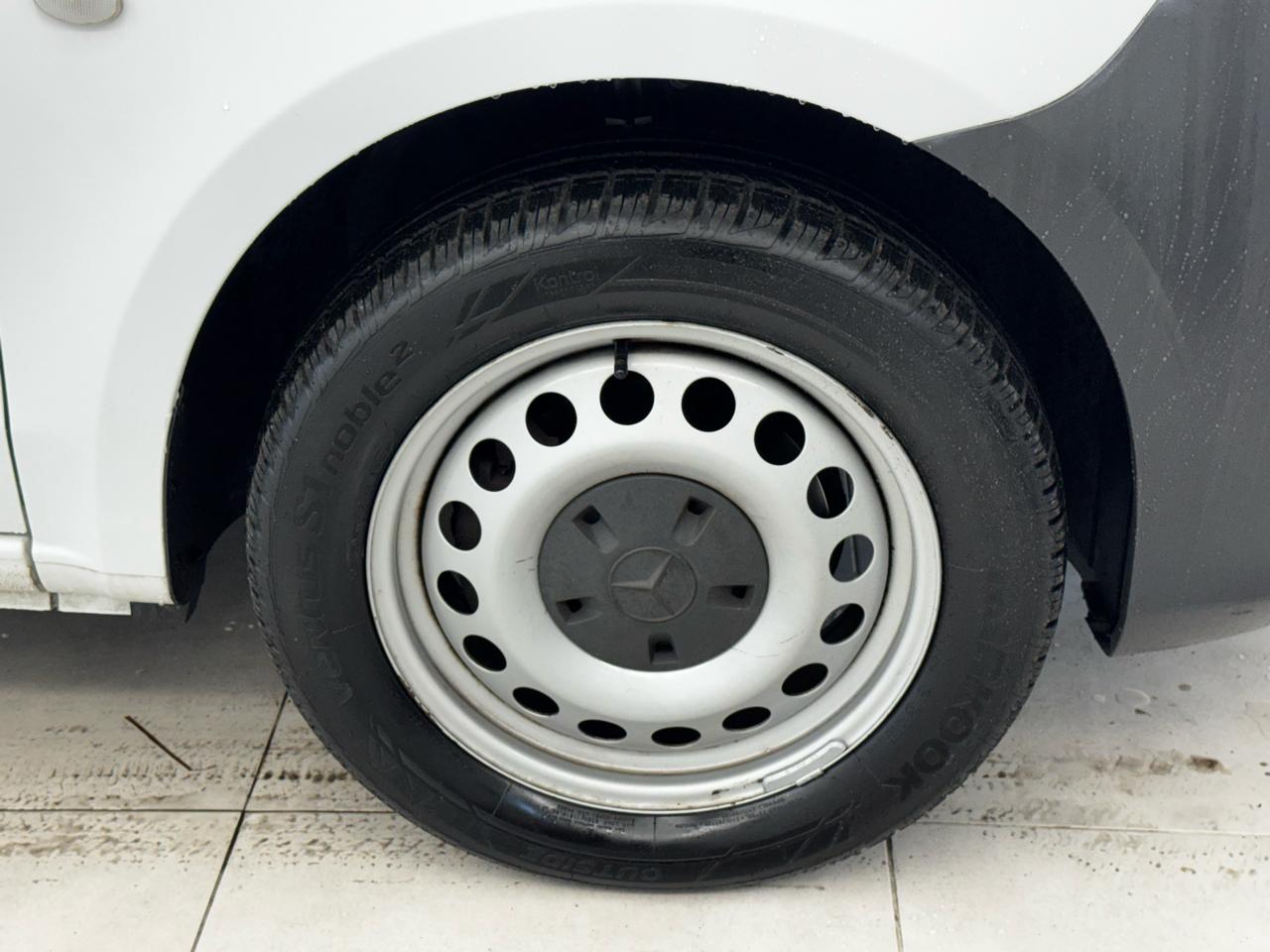 Mercedes-Benz Metris Cargo Van Standard Roof 126" Wheelbase 2020