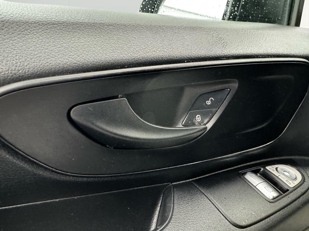 Mercedes-Benz Metris Cargo Van Standard Roof 126" Wheelbase 2020