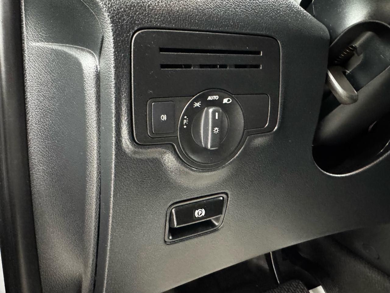 Mercedes-Benz Metris Cargo Van Standard Roof 126" Wheelbase 2020