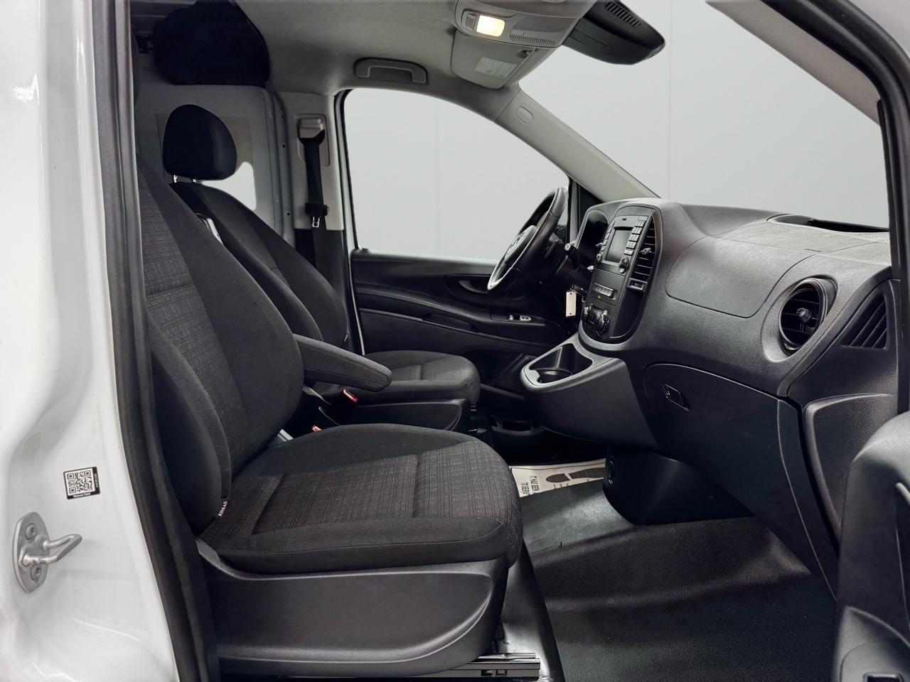 Mercedes-Benz Metris Cargo Van Standard Roof 126" Wheelbase 2020