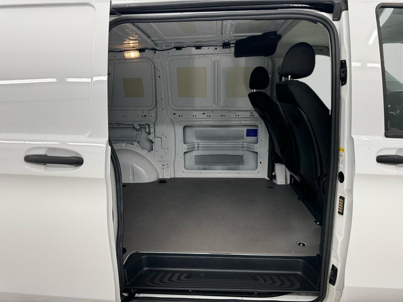 Mercedes-Benz Metris Cargo Van Standard Roof 126" Wheelbase 2020