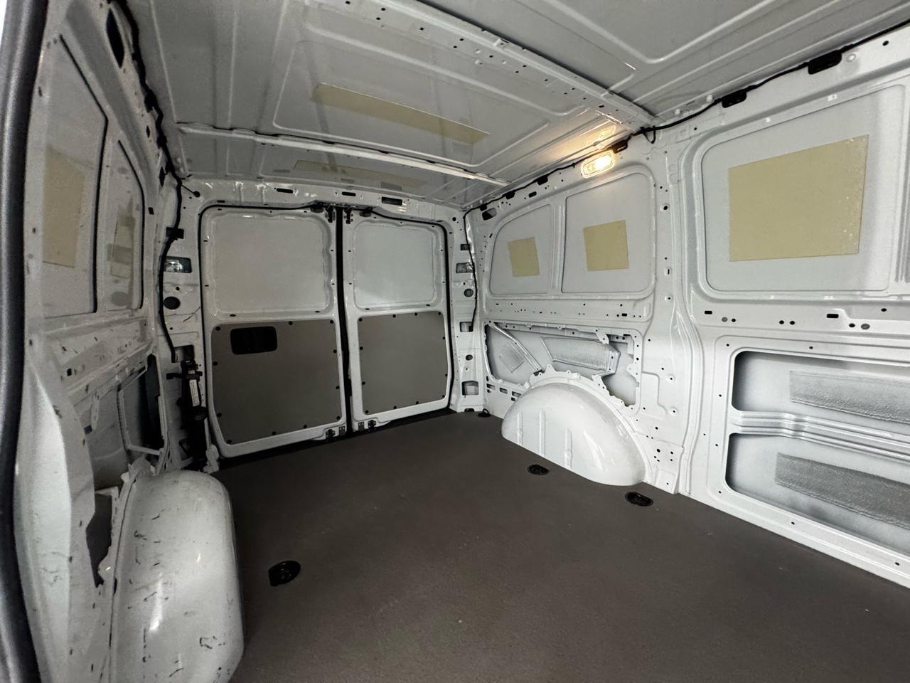 Mercedes-Benz Metris Cargo Van Standard Roof 126" Wheelbase 2020