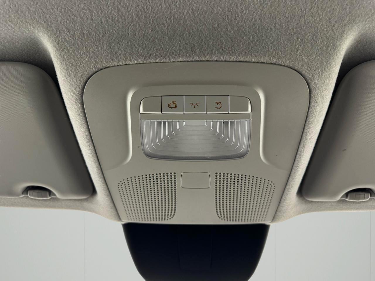 Mercedes-Benz Metris Cargo Van Standard Roof 126" Wheelbase 2020