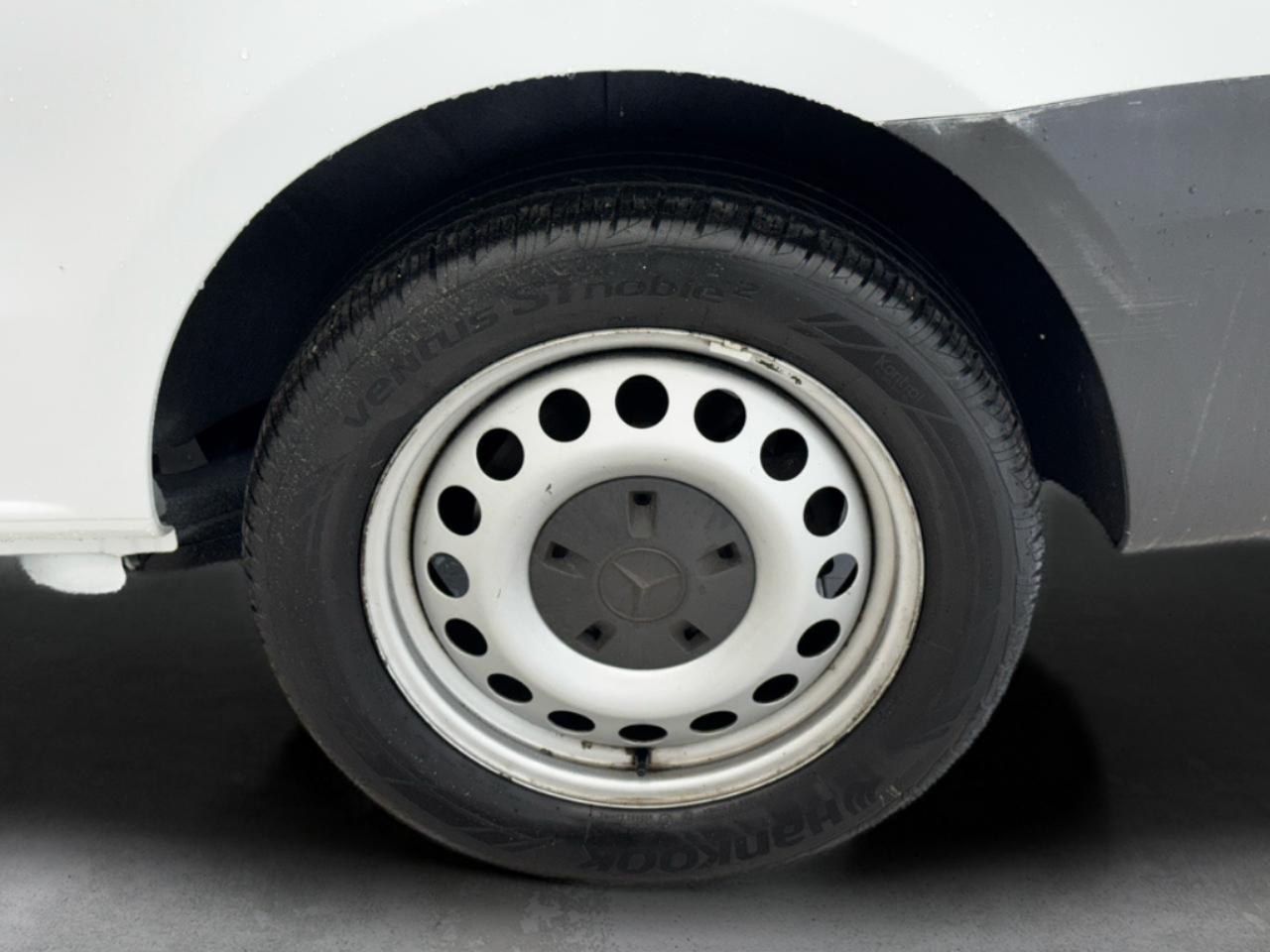 Mercedes-Benz Metris Cargo Van Standard Roof 126" Wheelbase 2020