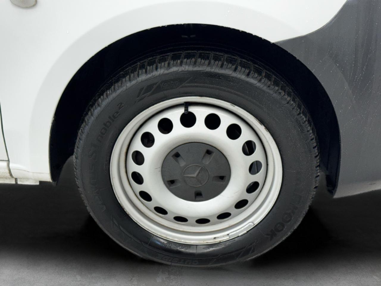 Mercedes-Benz Metris Cargo Van Standard Roof 126" Wheelbase 2020