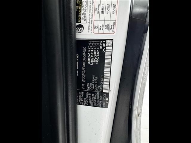 Mercedes-Benz Metris Cargo Van Standard Roof 126" Wheelbase 2020