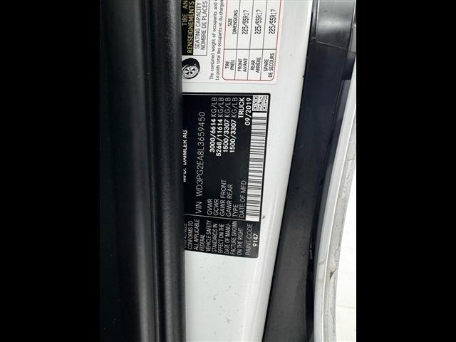 Mercedes-Benz Metris Cargo Van Standard Roof 126" Wheelbase 2020