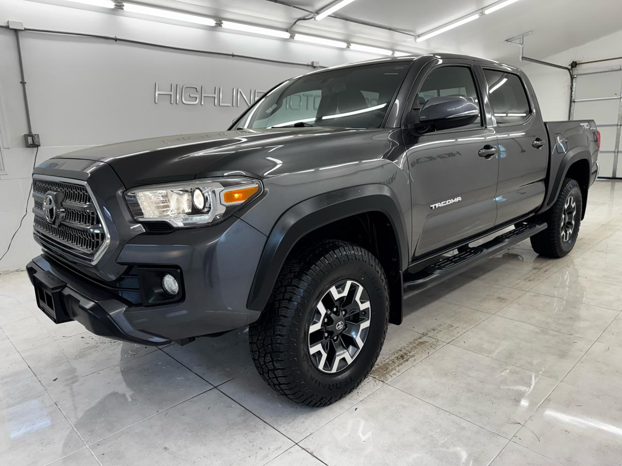 Toyota Tacoma TRD Off Road Double Cab 5' Bed V6 4x4 MT (Natl) 2017