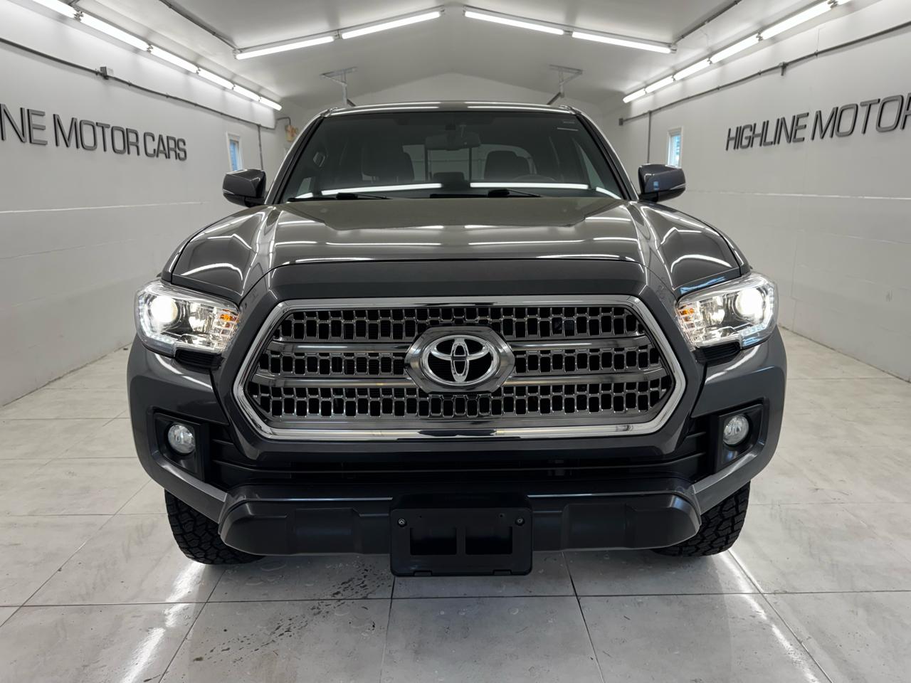 Toyota Tacoma TRD Off Road Double Cab 5' Bed V6 4x4 MT (Natl) 2017